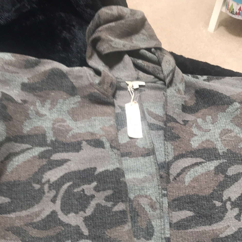 Open slots CAMO HOODED PONCHO